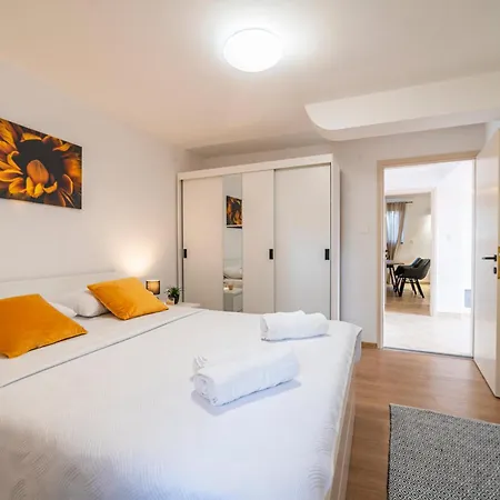 House Solis Holiday home Rab Town